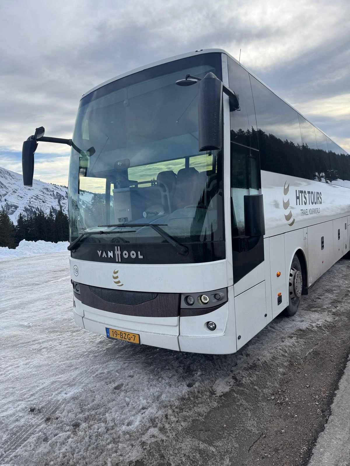 Interieur van luxe HTS Tours bus